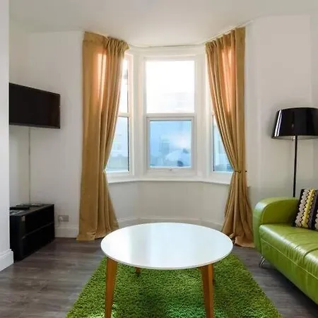 Apartmán Funky Easton Flat With Parking *