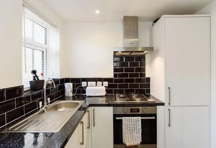 Funky Easton Flat With Parking