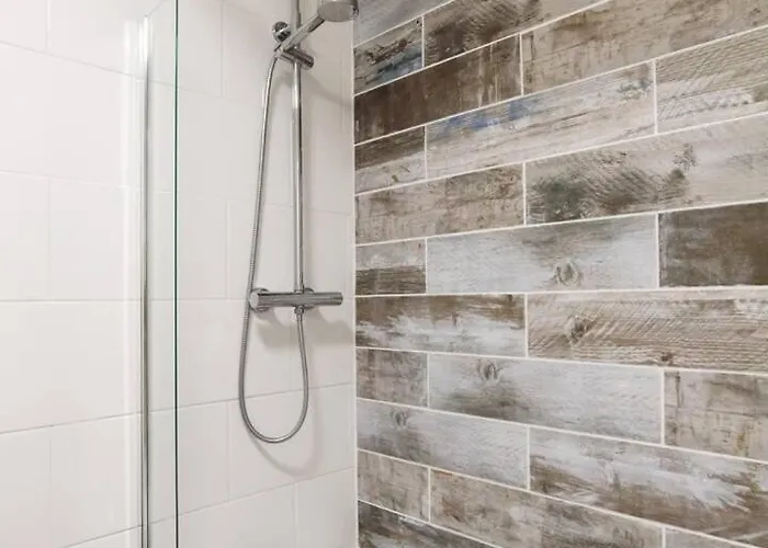 Funky Easton Flat With Parking *