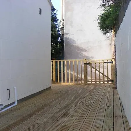 Funky Easton Flat With Parking